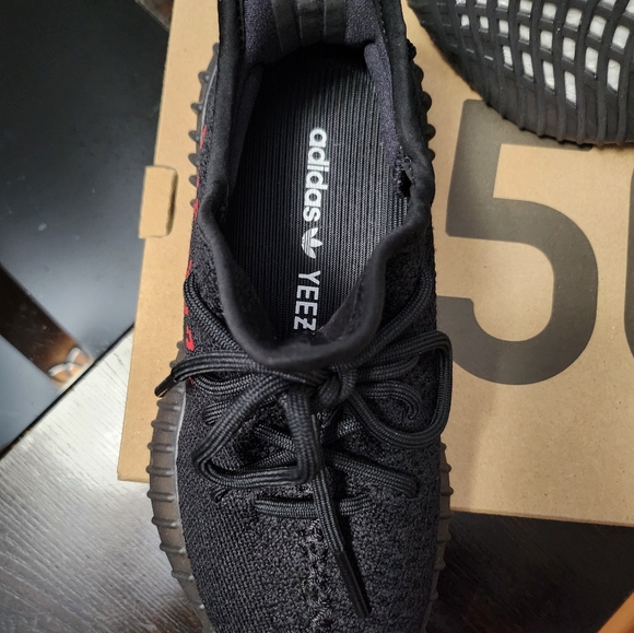 Yeezy Boost V2 - Picture 6 of 13